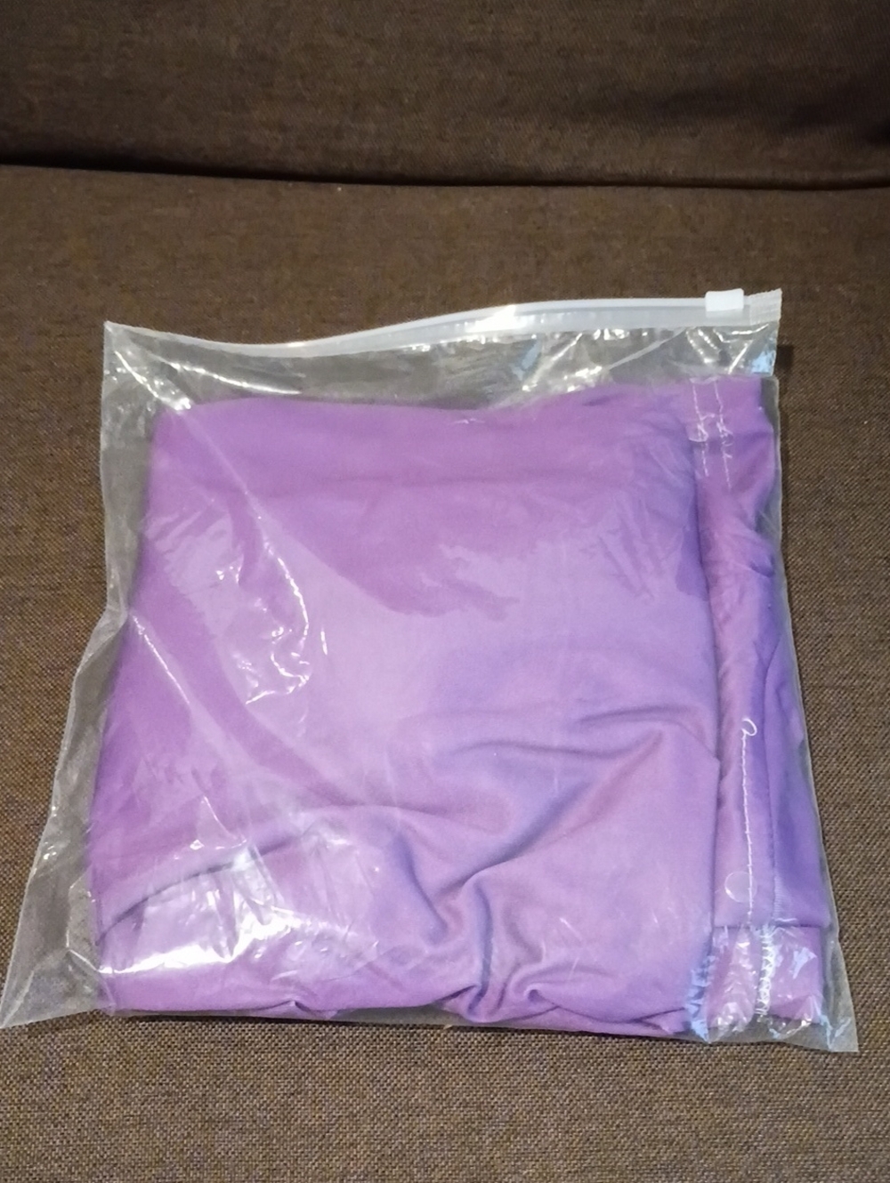 Purple Graphic Tee with Key-and-Lips With Earrings New - Picture 7 of 7
